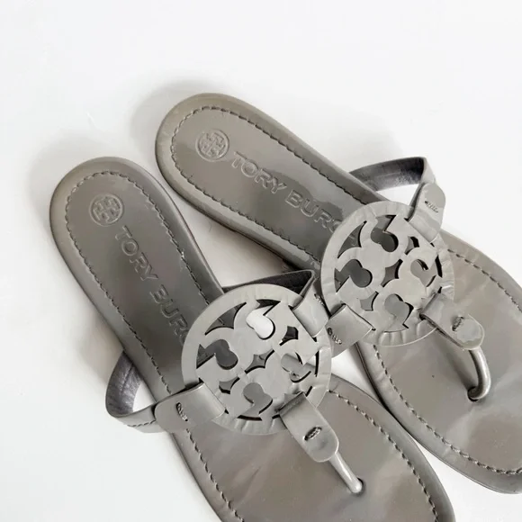 Tory Burch Gray Patent Leather Miller Sandals Size 8.5 - Picture 3 of 8